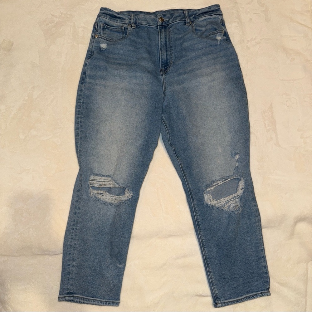 American Eagle Curvy Mom Jeans Size 14 Short Distressed Stretch High Rise Denim